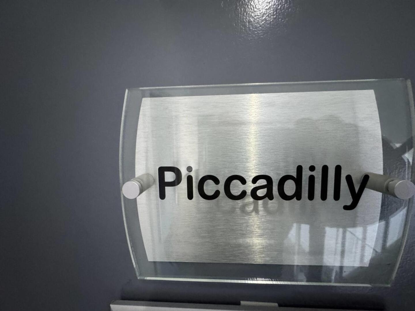 Piccadilly By Pureserviced Plymouth Exteriér fotografie